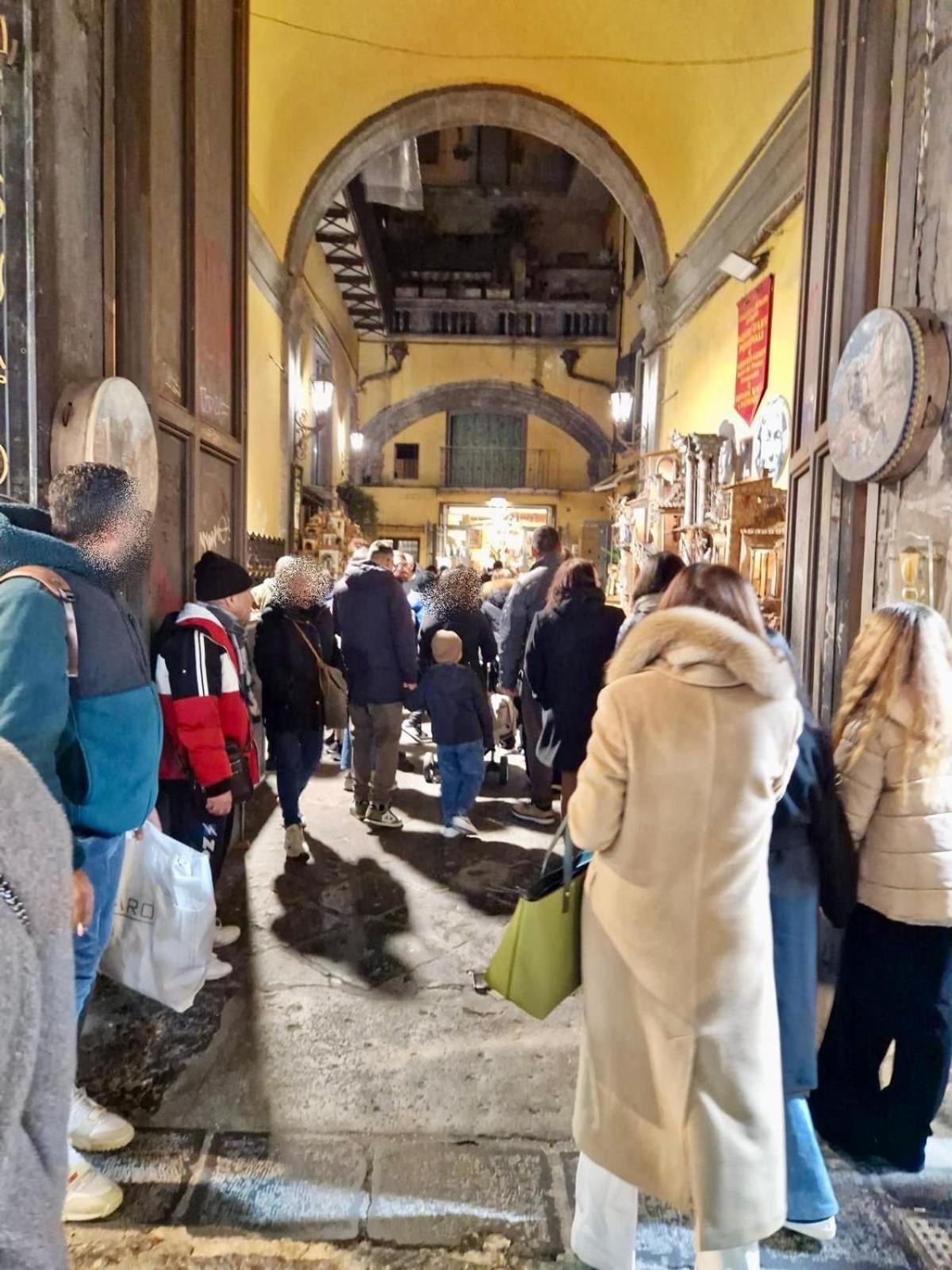 La Dimora Nei Presepi In San Gregorio Lägenhet Neapel Exteriör bild